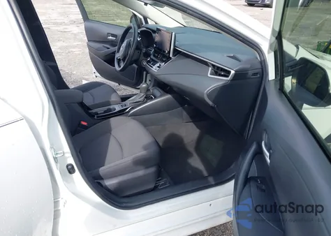2021 Toyota Corolla Le z USA, uszkodzony, nr VIN JTDEPMAE3MJ117705